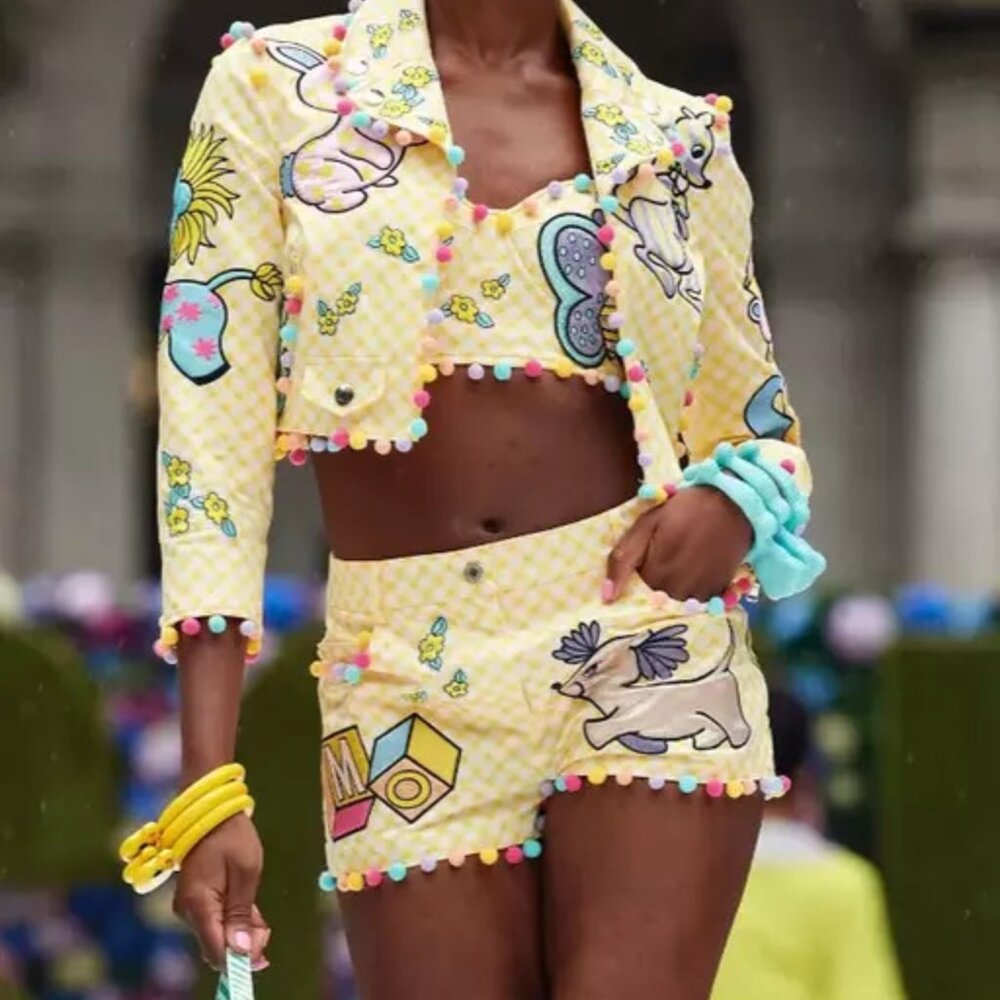 Moschino 2022 Runway Coutur Animal Patch Baby Toy Gingham Yellow 8 Jacket $2,926